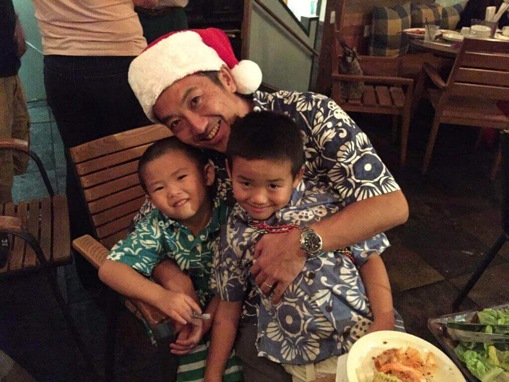 ハワイで大家：サチハワイクリスマスパーティ2014@Goofy Cafe　メンズ３人で参加しましたー。